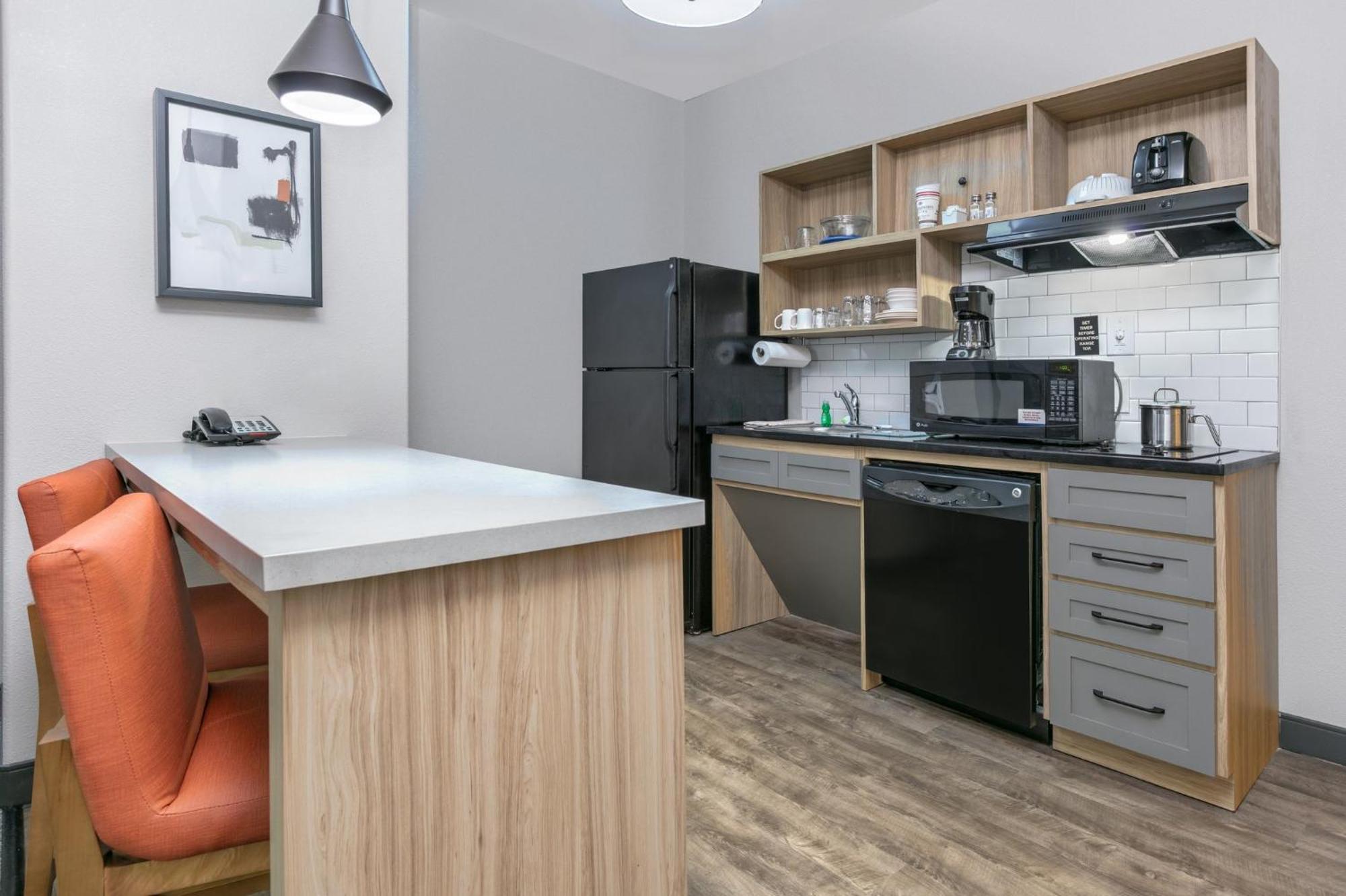 Candlewood Suites Lake Jackson By Ihg Bagian luar foto