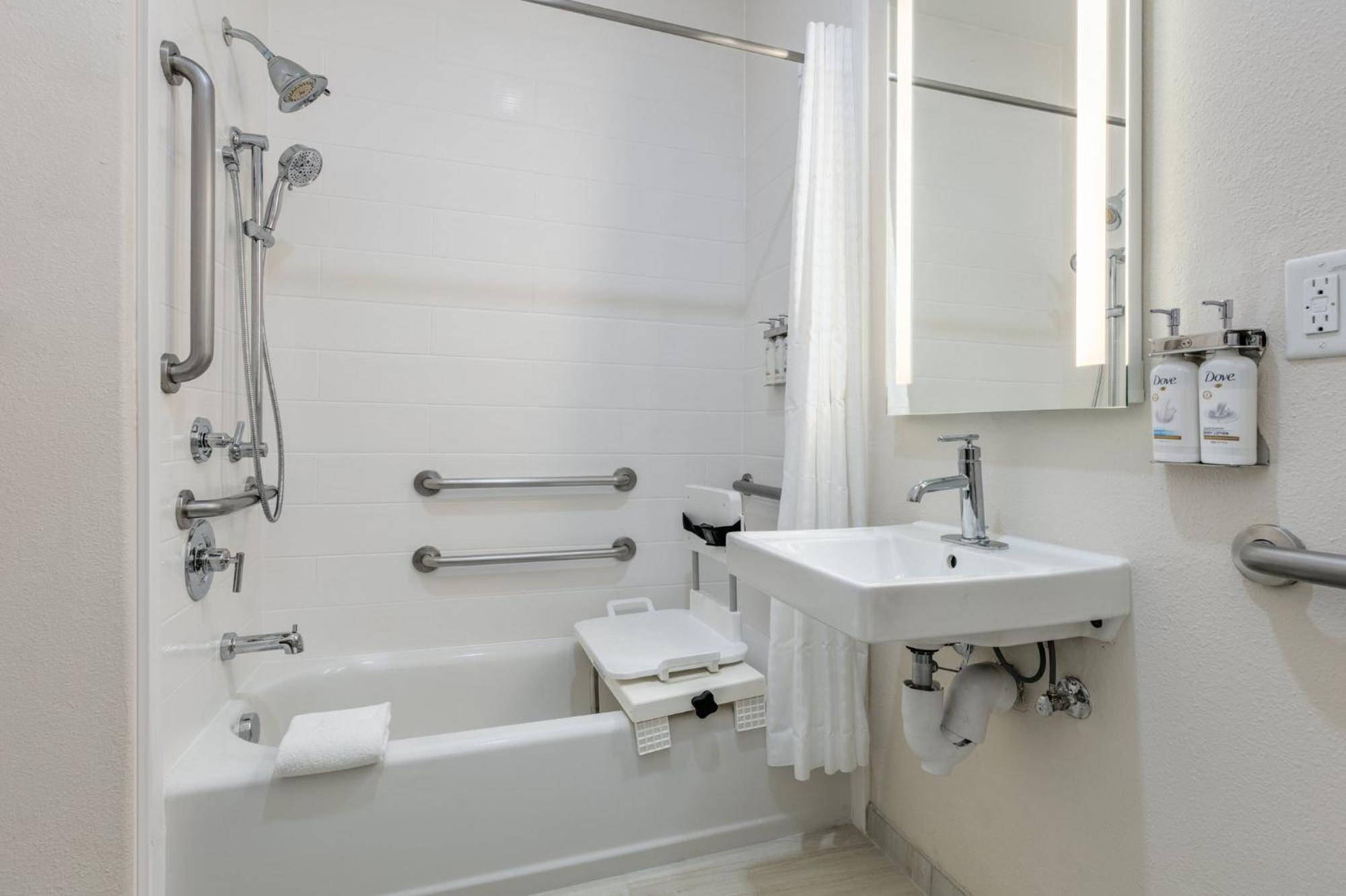 Candlewood Suites Lake Jackson By Ihg Bagian luar foto