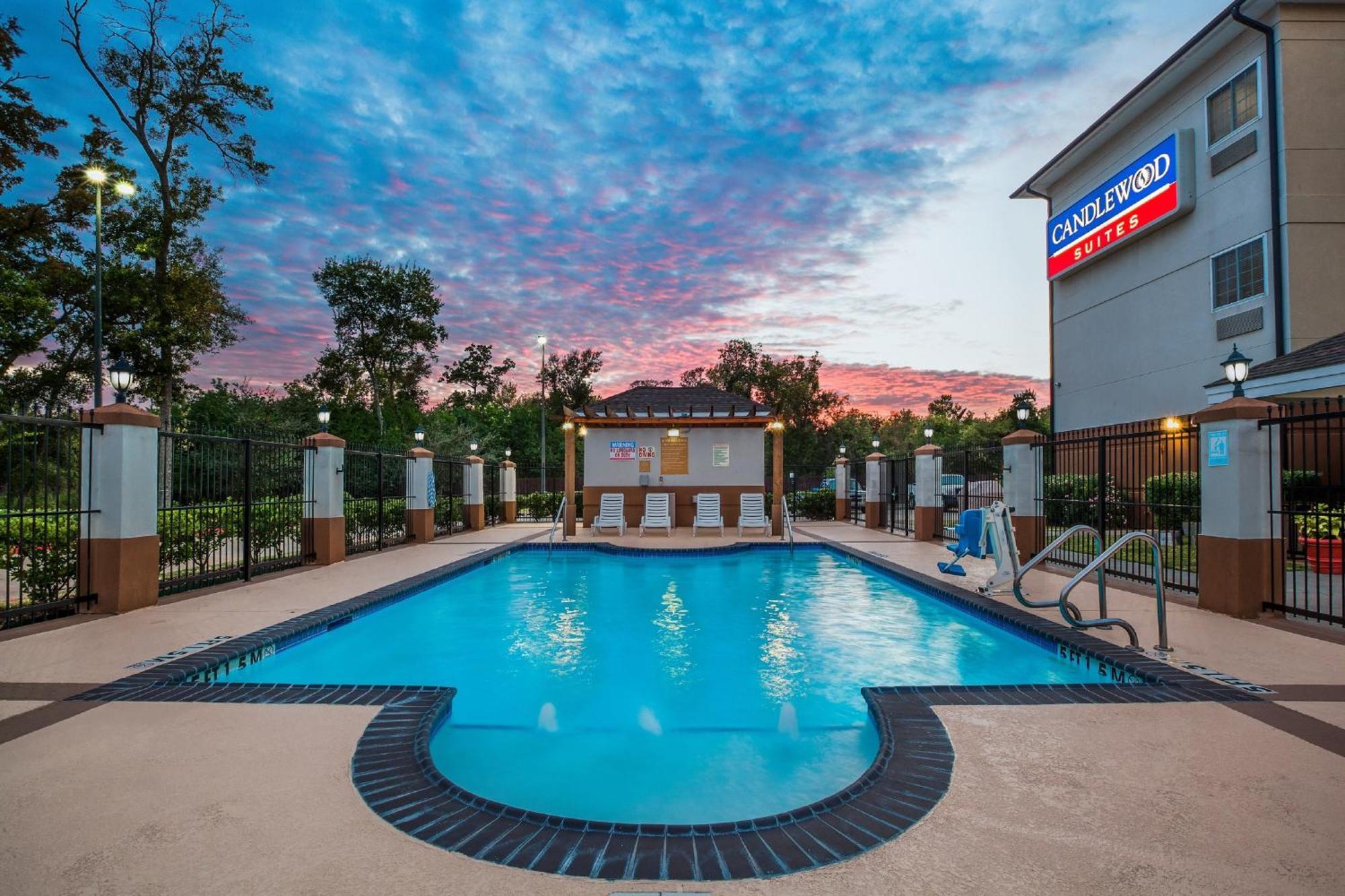 Candlewood Suites Lake Jackson By Ihg Bagian luar foto
