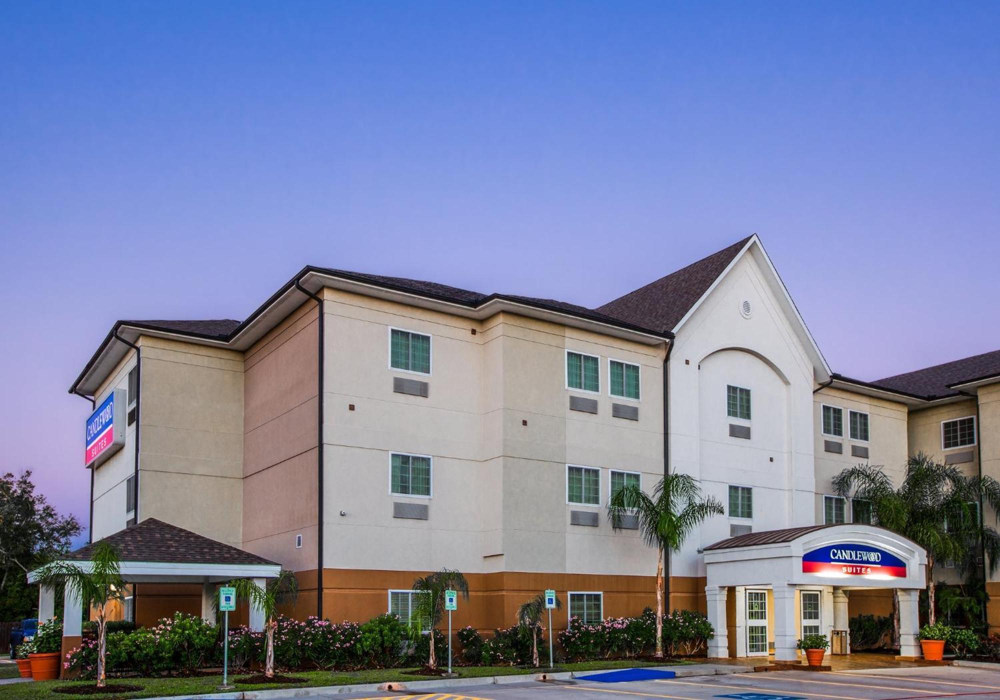 Candlewood Suites Lake Jackson By Ihg Bagian luar foto